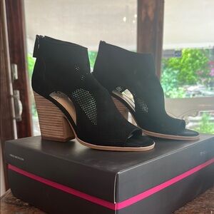 Vince Camuto Black Heeled Boots with Open Toe and Cut-Out Design